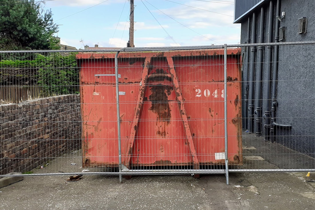 20-yard roll-on roll-off skip hire in England, Scotland, and Wales for construction, commercial, and demolition waste disposal, click here for 20-yard RoRo skip hire prices and get and online for for a 20 yard skip container delivery near you